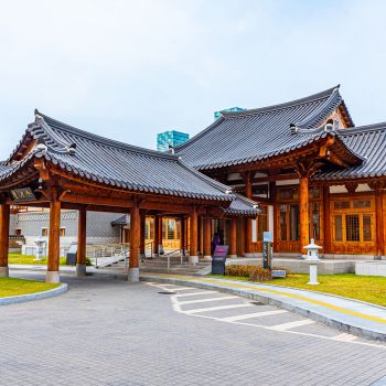 Hanok: Korean Tile and Wood