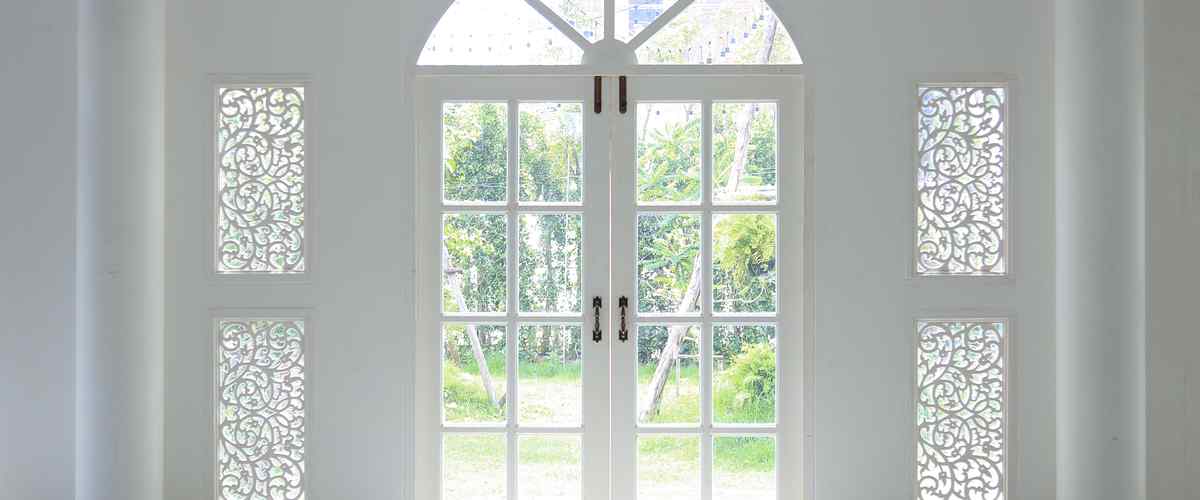 15. White French Door Design For Large Drawing Room 