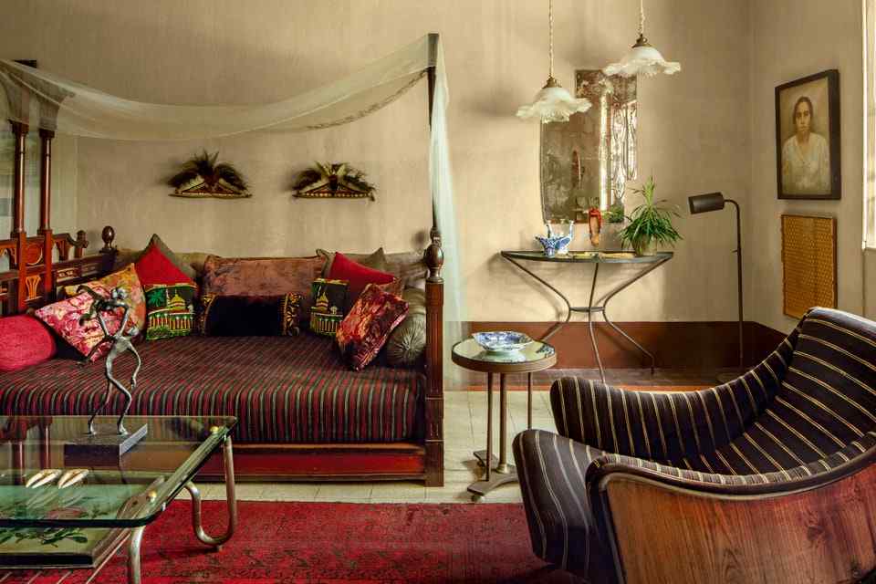 3 BHK Flat Interior Design - Curate Your Home with Antiques