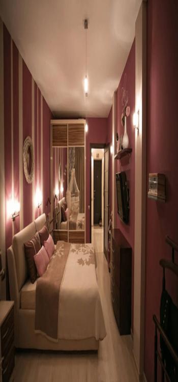Burgundy and Beige Colour Combination for Bedroom Walls 