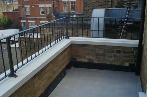 Drape your relaxing zone with parapet wall designs in brickwork