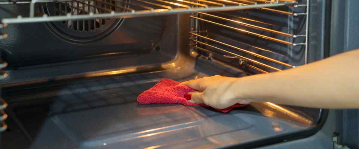 Clean A Microwave Oven
