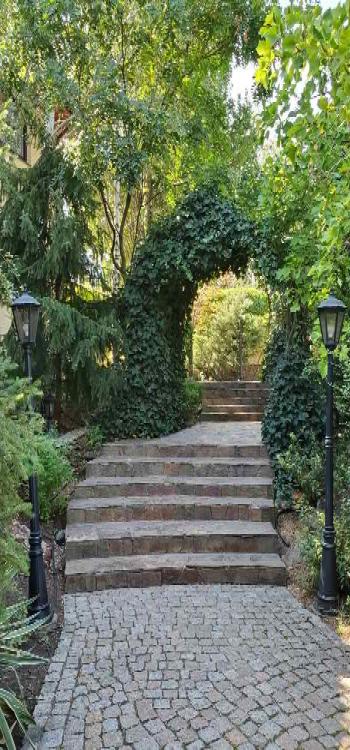  Make the entrance to your kitchen garden elegant 