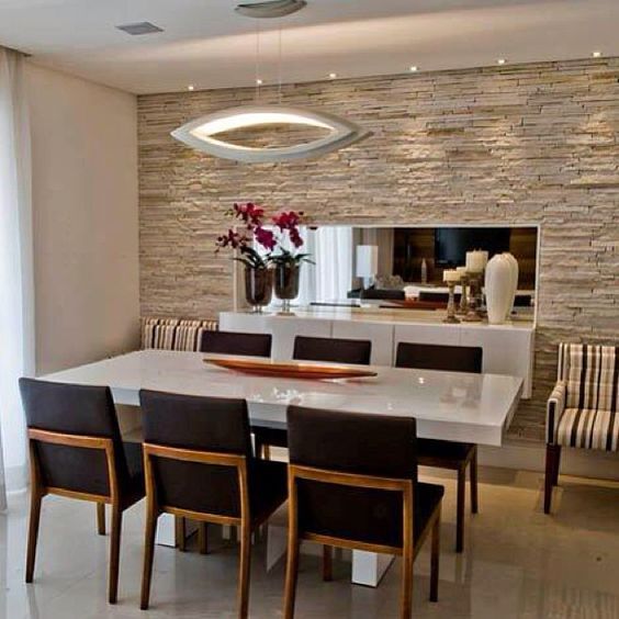 A window to the dining area makes this u-shaped kitchen design an absolute favourite amongst Indian homeowners.