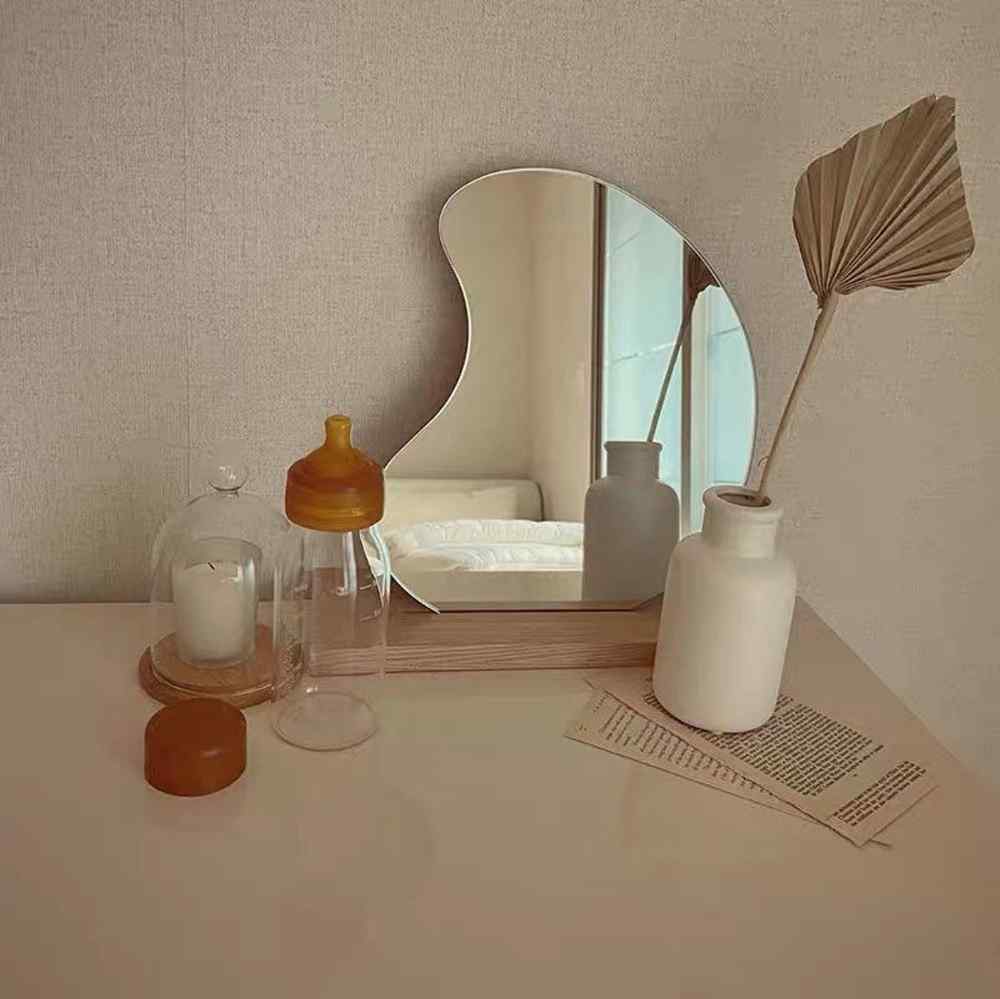 Dressing Table with Curved Mirrors