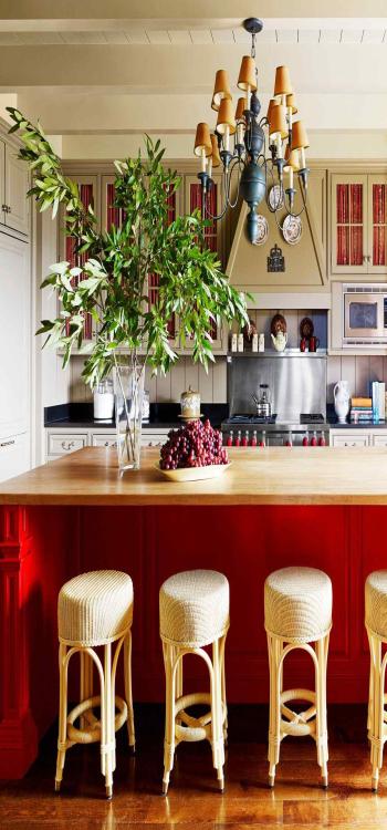 Cherry-hued cabinets 