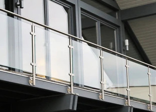 glass railing design 