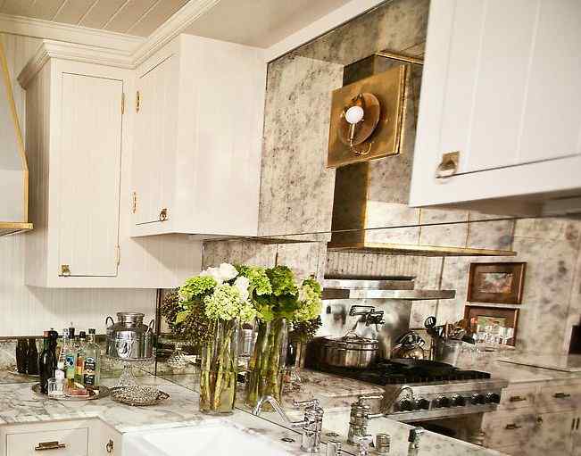 15 Chic Kitchen Wall Decor Ideas to Transform Your Cooking Space