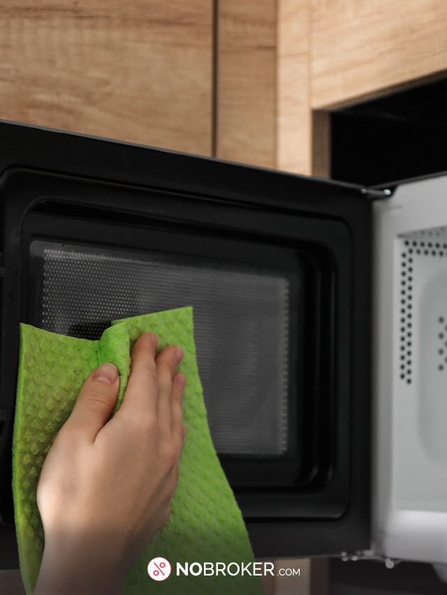 How To Clean a Microwave Oven at Home: A Complete Guide 2023