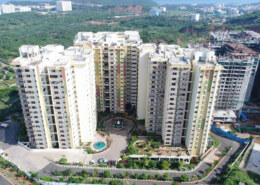 What is the cost per square feet of a flat in madhurawada Visakhapatnam with all amenities and a gated community