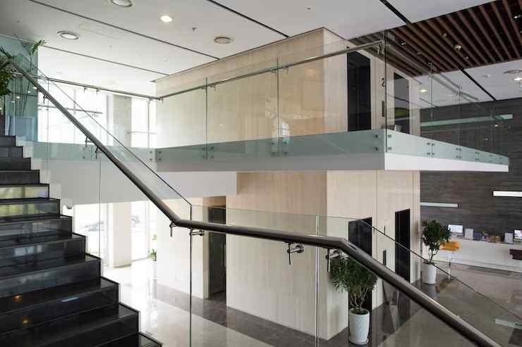  Glass Partitions for Living Room