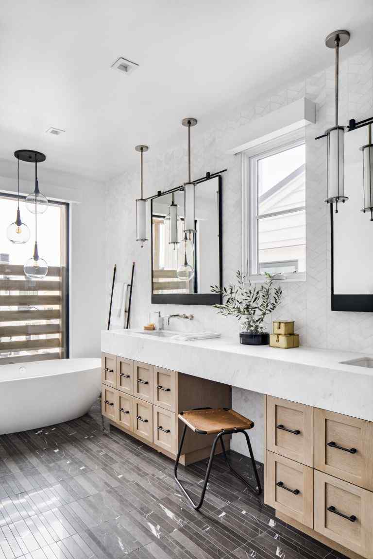 20+ Bathroom Vanity Design Ideas that Redefine Luxury and Provide Plenty of Storage
