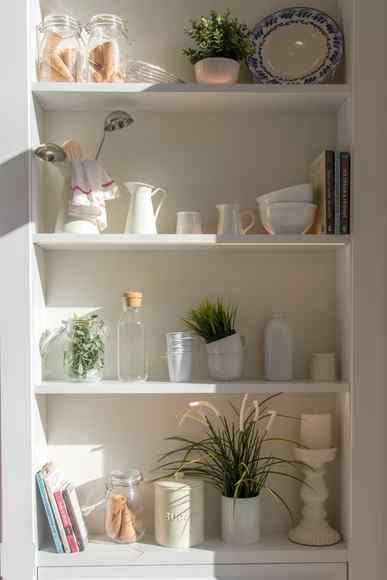 blended in bathroom shelf design