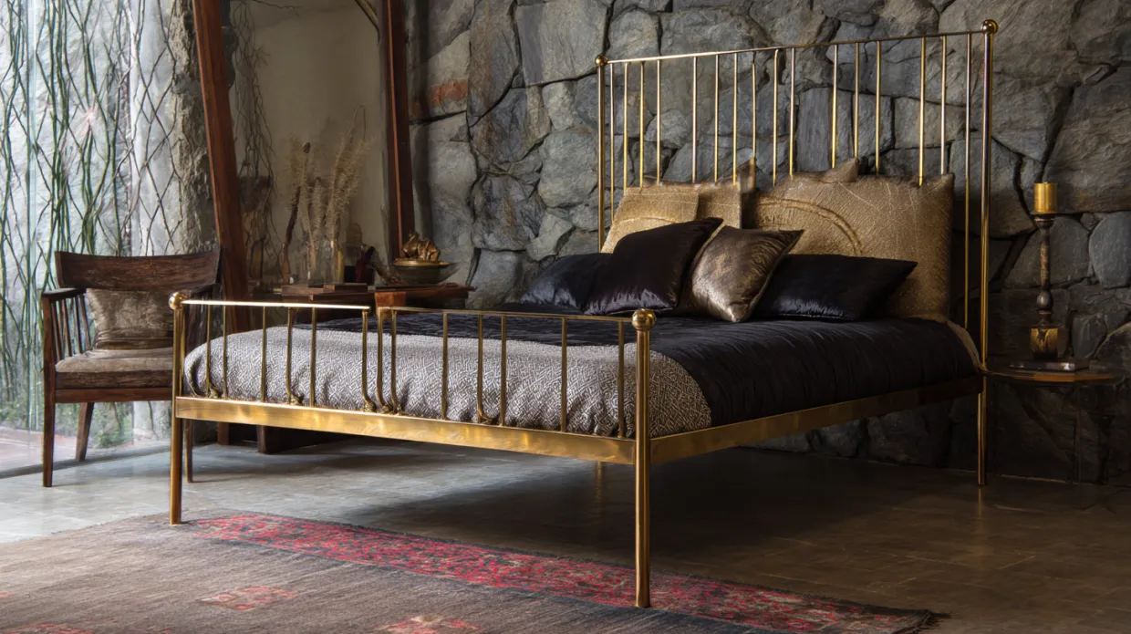 Modern Bed Decor with a Metal Accent single bed design