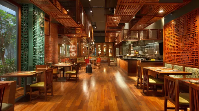 Elegant dining hall in low budget restaurant interior design