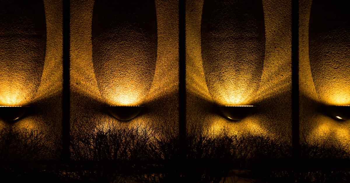 13 Stunning Wall Sconce Light Design Ideas