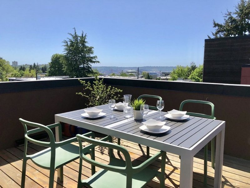 rooftop dining