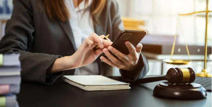 What Is a Mobile Notary: Meaning, Services Offered and How It Works in 2026