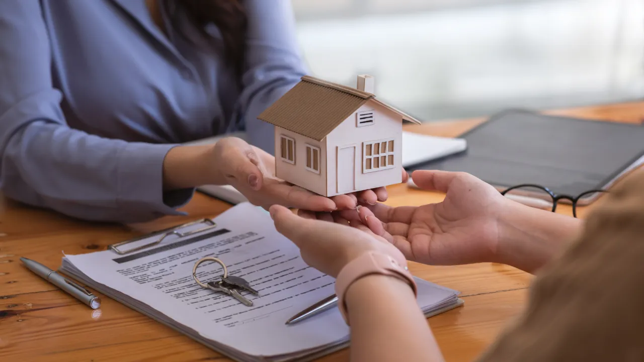What is Outsourcing Property Management: Services, Benefits and Challenges in 2026